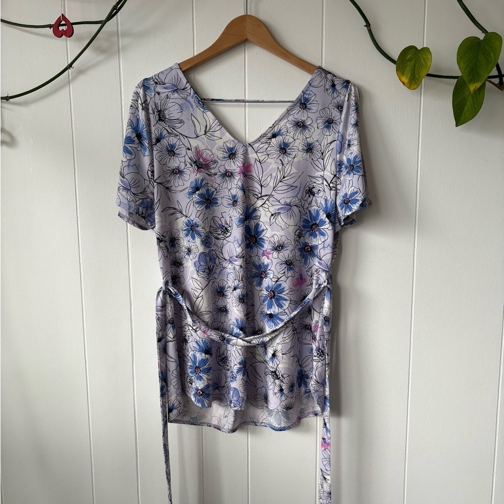 Ricki's Floral V-Neck Top | Size Large - Picture 6 of 10
